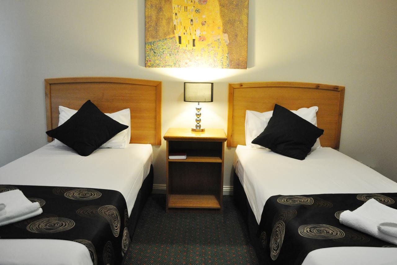 Meadowbrook Hotel Brisbane Loganlea Eksteriør bilde